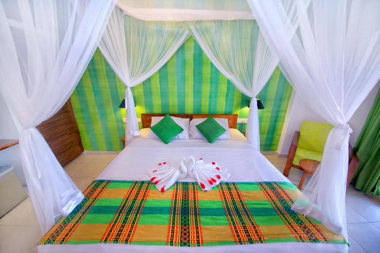 Rockside Beach Resort Bentota Luaran gambar